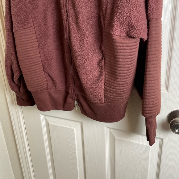 Tahari Sport Women's Sweater size 1x - Picture 6 of 8